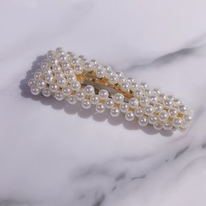 🍬2/$15 Brand New Oversized Faux Pearl Hair Barrette Hair Clip Statement Piece